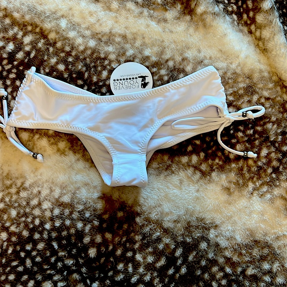 White rouged bum bikini bottom